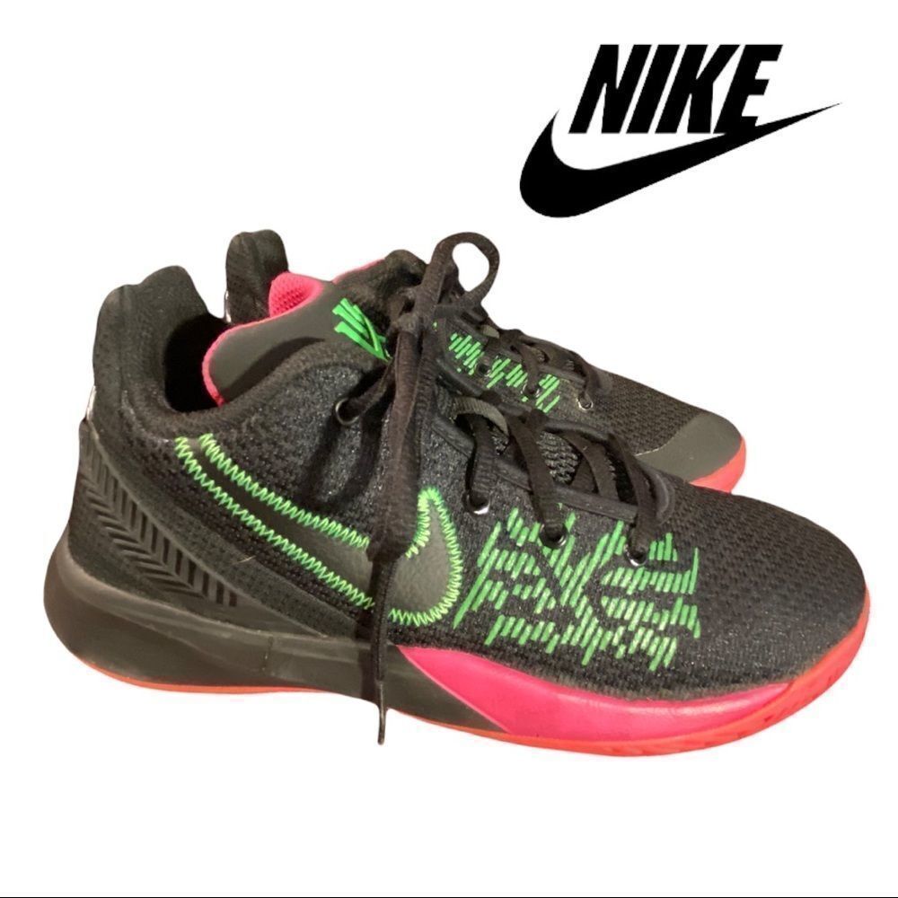 Nike Kyrie Flytrap 2 GS 'Black Hyper Pink' Youth Tennis Shoes Sneakers